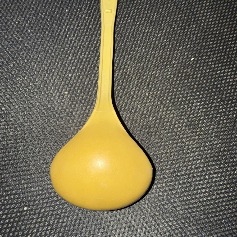 Vintage VIP Sales Soup Ladle Yellow Plastic Melamine Foley Kitchen Utensil 11.5